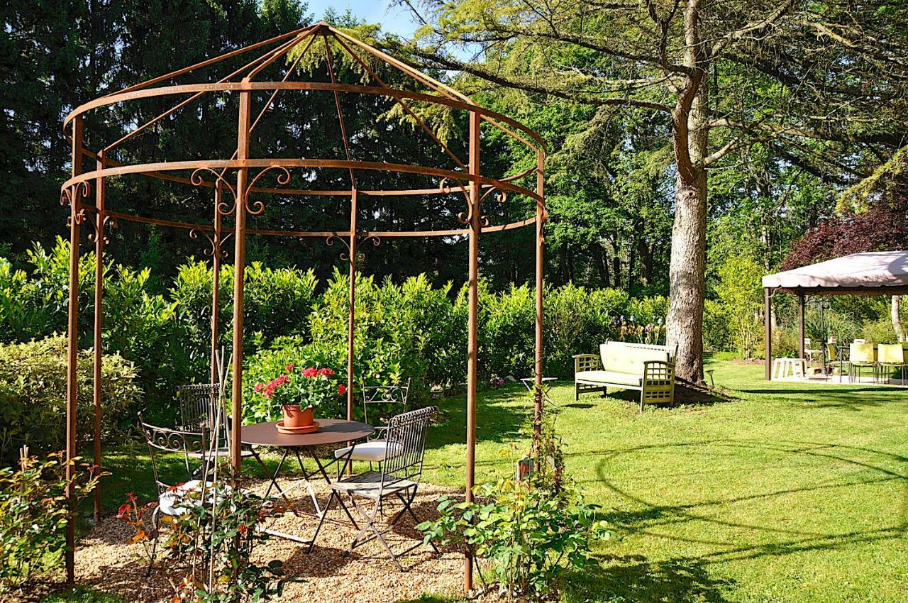 Au Jardin De Lisa Bed and Breakfast Cherreau Eksteriør billede