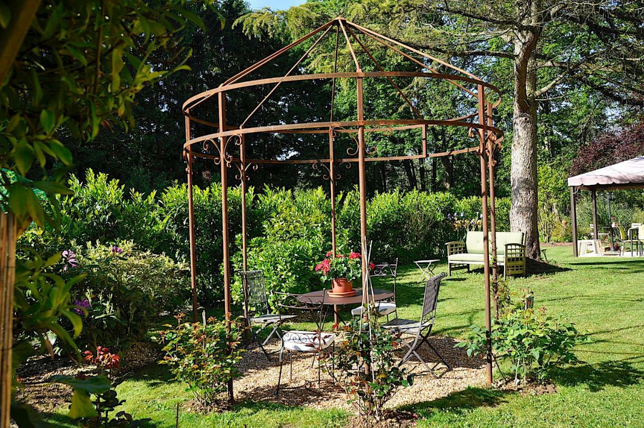 Au Jardin De Lisa Bed and Breakfast Cherreau Eksteriør billede